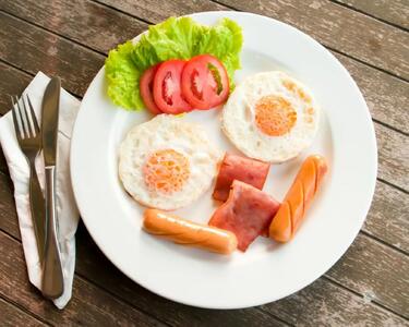 عادتی صبحگاهی که به‌تدریج کلسترول خون را بالا می‌برد