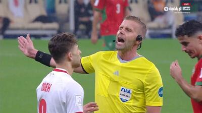 وقتی داور سوئدی هم به زبان عربی با بازیکنان صحبت می کند!