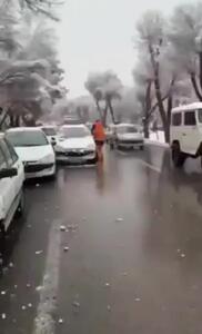  برف‌بازی پاکبان و رهگذران در اصفهان! + فیلم