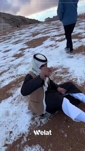  برف نادر در عربستان و برف‌بازی سعودی‌ها + فیلم