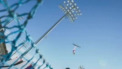 اسکی آکروباتیک (هوایی) | چین بر سکوی کامل سیگاردن ایستاد