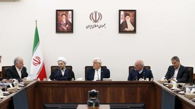 عارف: دولت با همکاری سایر قوا به دنبال حل مسائل معیشتی است