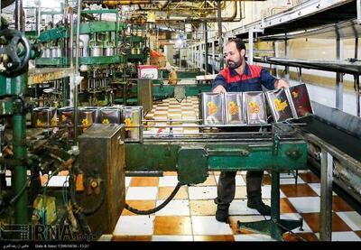 مشکل تامین مواد اولیه ظروف حلبی؛ علت کمبود روغن مورد نیاز اصناف است