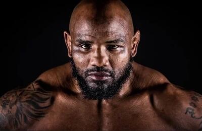 بازگشت خیره‌کننده  کوه عضله  به کشتی؛ پیروزی خوئل رومرو کوبایی در ۴۸ سالگی + ویدیو