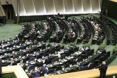 تذکر کتبی ۳۸ نماینده به رئیس‌جمهور: ساماندهی کارکنان دولت اجرا شود