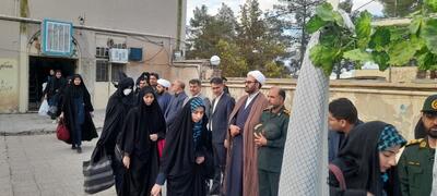  ترویج فرهنگ ایثار و شهادت در دانش‌آموزان با گسترش اردوی راهیان نور 