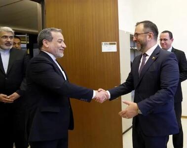 در پی توقیف یک نفتکش دیگر در کارائیب؛ عراقچی با وزیرخارجه ونزوئلا گفتگو کرد