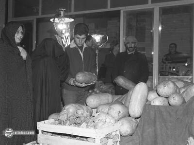  عکس و گزارش از یلدا و کریسمس در تهران ۵۰ سال پیش!
