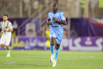 بازی در استقلال و پرسپولیس رویای من است، اما تمرکز من جای دیگری است