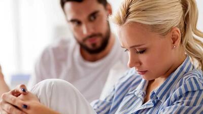 چطور شک به همسر را بدون تخریب رابطه مدیریت کنید؟ + راهنمای علمی و عملی