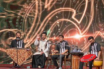  دل‌دادگی زیر سایه بلوط/ زاگرس در تهران؛ جشنواره «بلوط» به ایستگاه هفتم رسید - کلبه سرگرمی