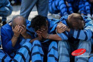  دستگیری ۵۸۰ نفر از حاملان سلاح سرد در تهران/ ۷۳ واحد صنفی پاتوق اراذل پلمب شد - کلبه سرگرمی