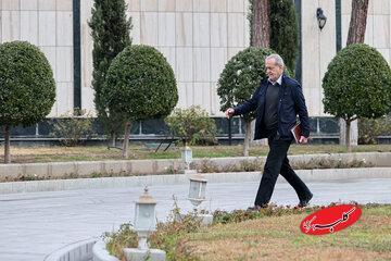  روزنامه اصولگرا: مخالفان پزشکیان در بین اصولگران دو دسته اند؛ یک عده او را بنی صدر می دانند و دسته دیگر منتقدان نجیب هستند - کلبه سرگرمی