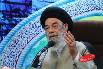  امام جمعه اصفهان: زن و مرد در اسلام از نظر انسانیت مساوی‌اند/ در غرب با زن مثل کالا رفتار می‌شود/ حجاب بهترین عامل برای محفوظ ماندن از آزار است - کلبه سرگرمی