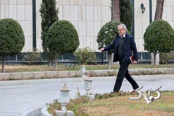 روزنامه اصولگرا: مخالفان پزشکیان در بین اصولگران دو دسته اند؛ یک عده او را بنی صدر می دانند و دسته دیگر منتقدان نجیب هستند - مجله اینترنتی کولاک