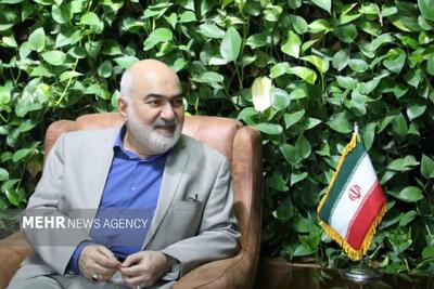  استاندار خوزستان: حضور در کنار خانواده‌های شهدا مایه افتخار است