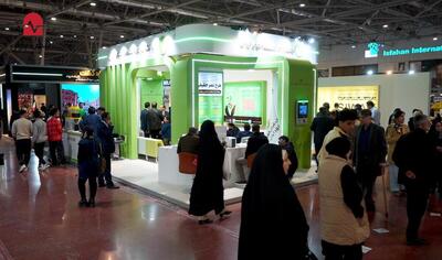  استقبال گسترده از غرفه بانک مهر ایران در نمایشگاه صنایع دستی اصفهان