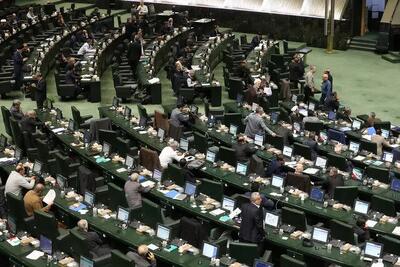 مردم برنج ولی ده ها تن برنج را در دریا می‌ریزیم