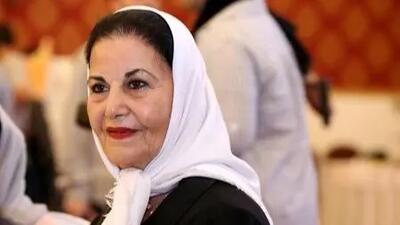  جدیدترین عکس از پوری بنایی در کنار یک مرد سرشناس / ۷۷ ساله اما خوش چهره !