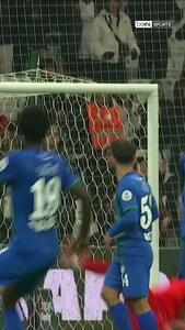 ویدئو: حسرت ستاره بشیکتاش بعد از شوت به تیر - پارس فوتبال