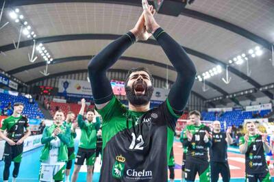 پلاس‌ لیگا لهستان؛ پیروزی تاریخی چلم مقابل زاکسا با MVP شدن اسفندیار - پارس فوتبال