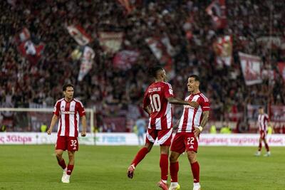 انتقاد رسانه یونانی از سرمربی المپیاکوس - پارس فوتبال