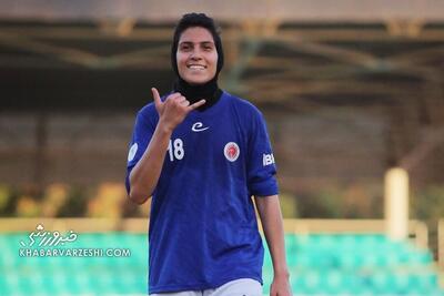 قاب احساسی خاتون بم، یلدایی با یاد ملیکا محمدی +عکس - پارس فوتبال