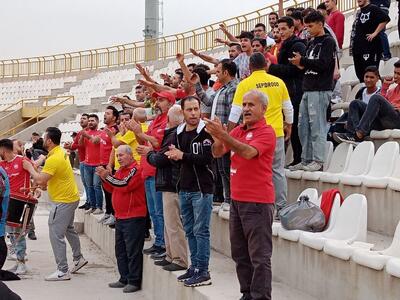 کار زیبا در لیگ دو؛ کاش بزرگترها هم یاد بگیرند - پارس فوتبال