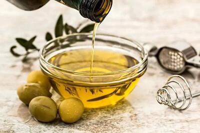  مصرف روغن زیتون می‌تواند باعث کاهش وزن می‌شود؟