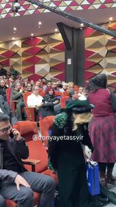  فیلم/ استایل فاخر زمردی و جواهردوزی شده بهاره رهنما در جشن حافظ/ همتون رو دوست دارم، نه اغلبتون رو دوست دارم...!