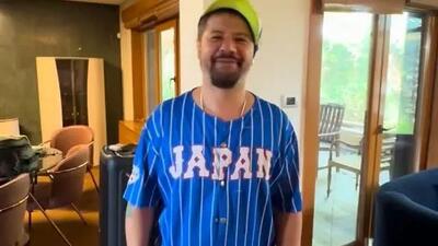  فیلم / نگاهی به چیدمان ویلای 100 متری علی صادقی سلطان کمدی کشورمان با تراس بهشتی، کنسول مدرن، مبلمان راحتی و...