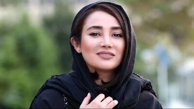  شب یلدا ۱۴۰۴ در خانه بهاره افشاری با یک پیام خاص/ دوست خوب عامل خوش بختی است... /جهان و کارِ جهان جمله هیچ بَر هیچ است... + استایل یلدایی خانم بازیگر