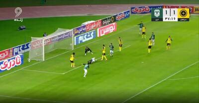 گل دوم خیبر توسط خانزادی در دقیقه 74 / سپاهان 1 - خیبر 2