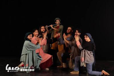 نمایش «افسانه پرِ طلایی»، میزبان هنرمندان، منتقدان و خبرنگاران می‌شود | مجموعه رسانه ای صبا