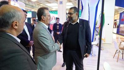 بازدید معاون وزیر راه و شهرسازی از غرفه شرکت بازرگانی و خدمات بندری ایران