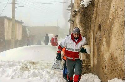 هلال احمر خراسان رضوی: حادثه دیدگان برف در جاده‌های خراسان رضوی افزایش داشته است | ادامه آماده باش تیم‌های امداد و نجات (۳۰ آذر ۱۴۰۴)