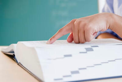  واژه سال ۲۰۲۵ فرهنگ لغت مریام‌وبستر؛ اعتراض زبانی به محتوای بی‌کیفیت هوش مصنوعی - شارا