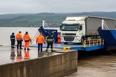 معماری طبیعت؛ راننده ناشی خودشو و تریلی رو به باد داد