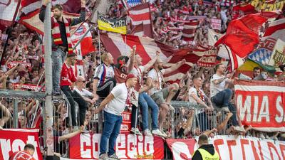 هواداران بایرن علیه روسا: محرومان با ما هستند!