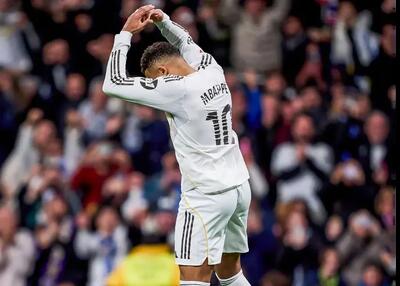 واکنش جالب رونالدو به ادای احترام امباپه (عکس)