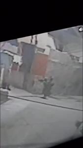 لحظه اعدام نوجوان فلسطینی توسط نظامیان رژیم صهیونیستی/فیلم