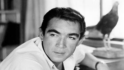  حمزه فیلم «محمد رسول‌الله» در کنار همسر و فرزندانش؛ سال 1965(عکس)