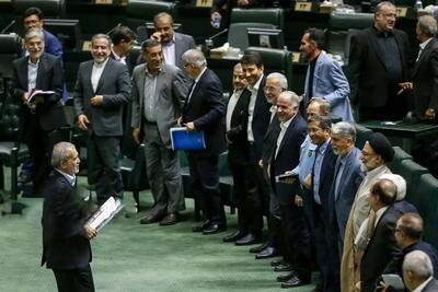 روزنامه اطلاعات: مجلس تصمیم اشتباه نگیرد؛ شکست دولت پرشکیان شکست تمام کشور است