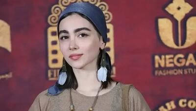  بازیگر نقش نیکا در پایتخت با ظاهری جدید در مراسم حافظ (فیلم)