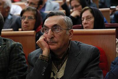 فیش حقوقی کامران فانی در کتابخانه مجلس سنا