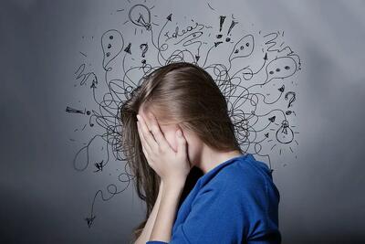  مدام نگران و کلافه‌اید؟ ۸ راهکار مؤثر برای مدیریت اضطراب