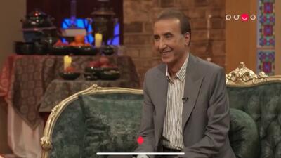  حیاتی در تلویزیون آهنگ پوست شیر ابی را خواند