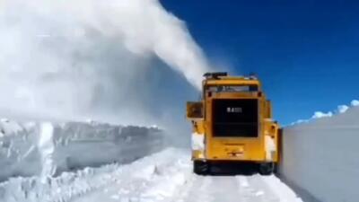 ببینید | ارتفاع برف در گردنه گله‌بادوش الیگودرز به ۳ متر رسید