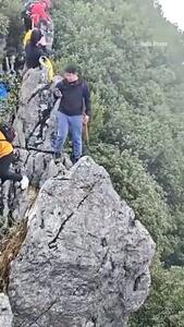 گردشگر چینی با سلفی تا آستانه مرگ رفت! + ویدئو