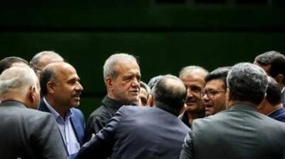 افشاگری اعتماد از جلسات شبانه نمایندگان در ساختمانی در نزدیک بهارستان؛ مخالفان دولت برای استیضاح وزرا چه نقشه‌ای در سر دارند؟